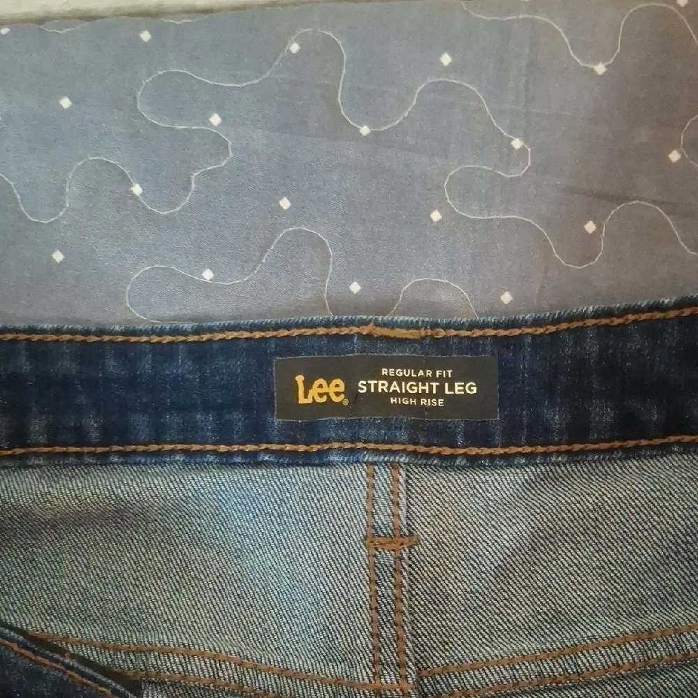 Lee High Rise Straight Leg Dark Blue jeans size 14 short